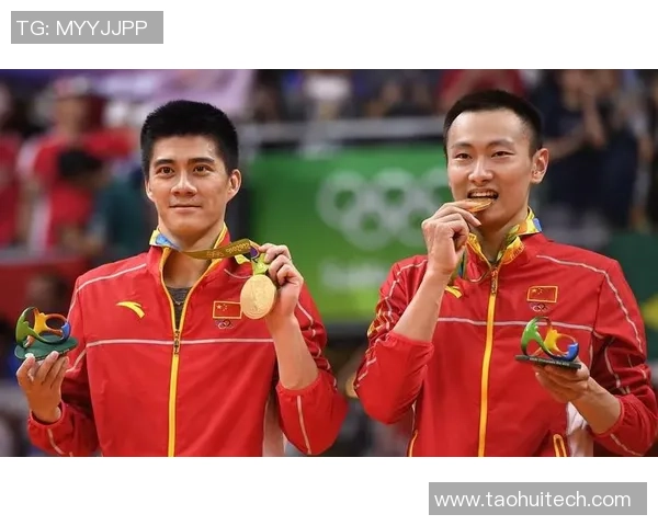 武汉羽毛球队与深圳羽毛球队赛后复盘分析团队配合与战术执行的关键因素